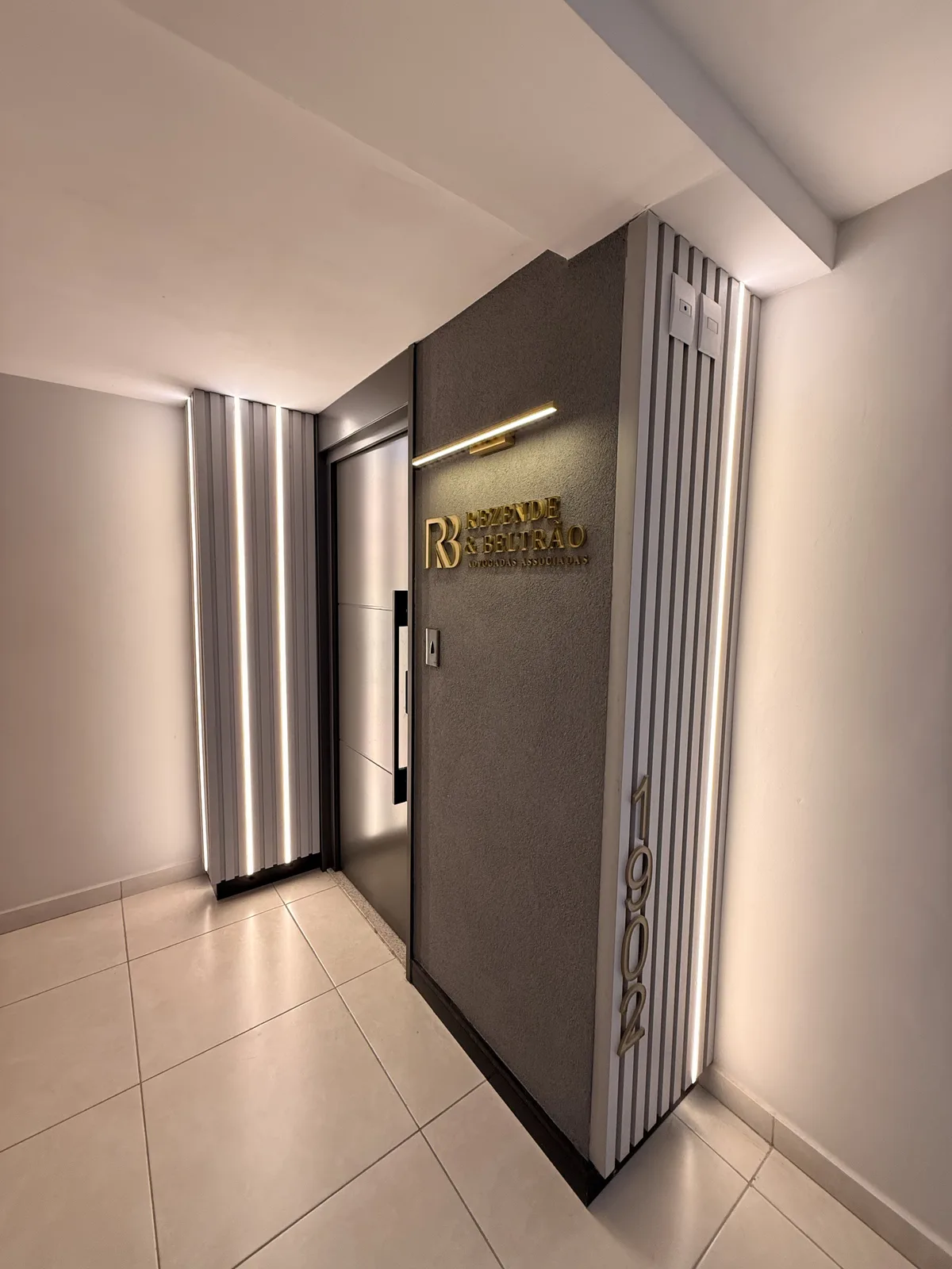 Entrada do escritório Rezende & Beltrão Advocacia
